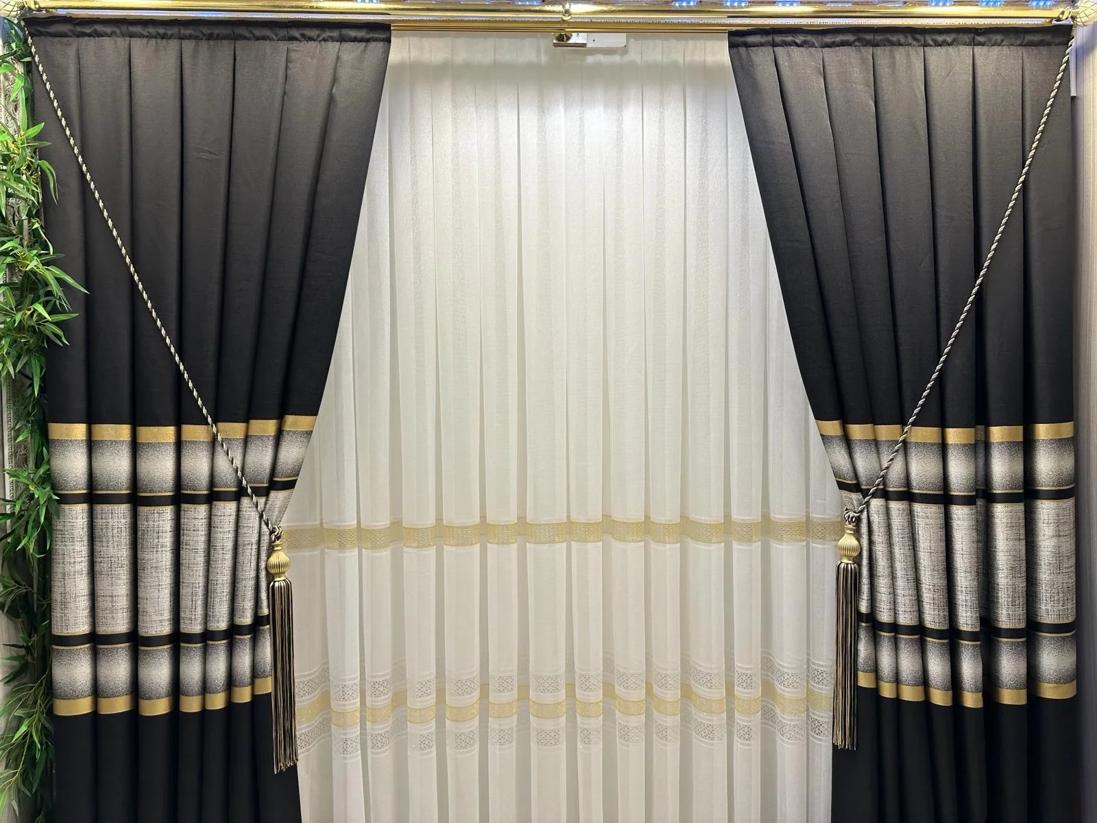 NIVEMESHOME LOTUS GOLD EMBROIDERED 1/2.5 WIDE PLEATED TULLE CURTAIN APM