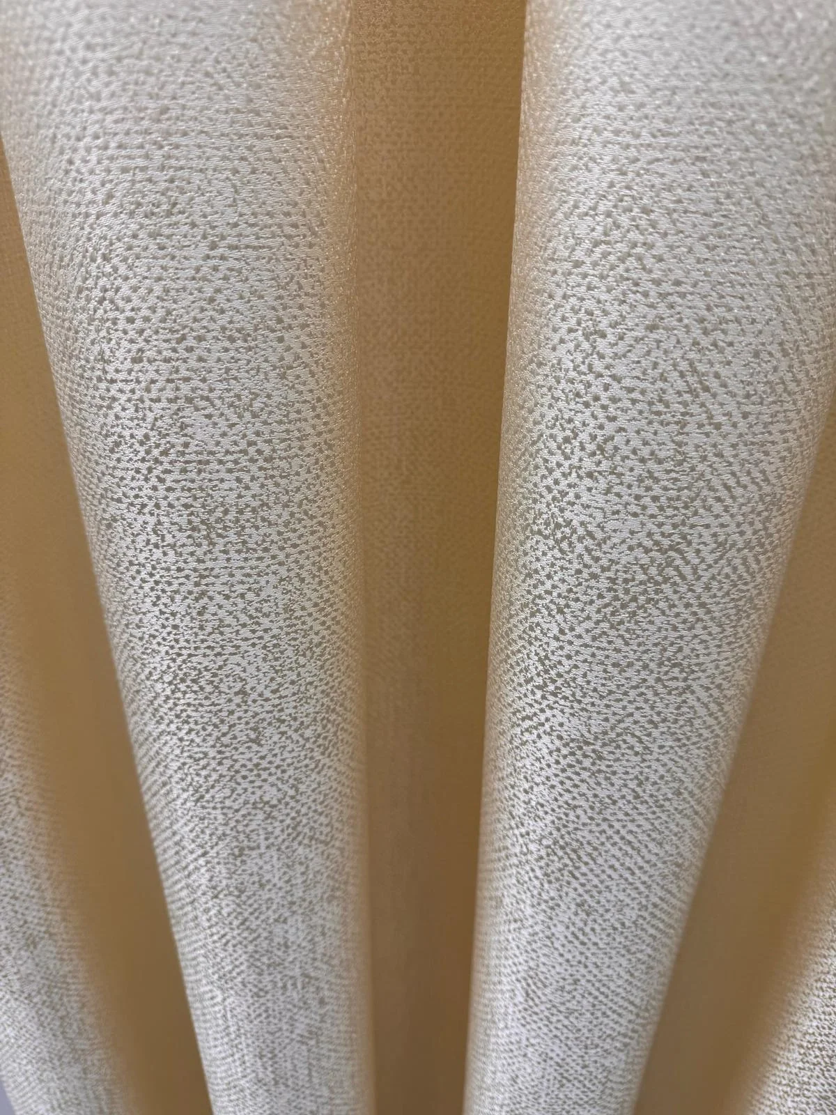 NİVEMESHOME NEVRA V-401 GOLD 1/3 SIK PİLELİ  FON PERDE APM