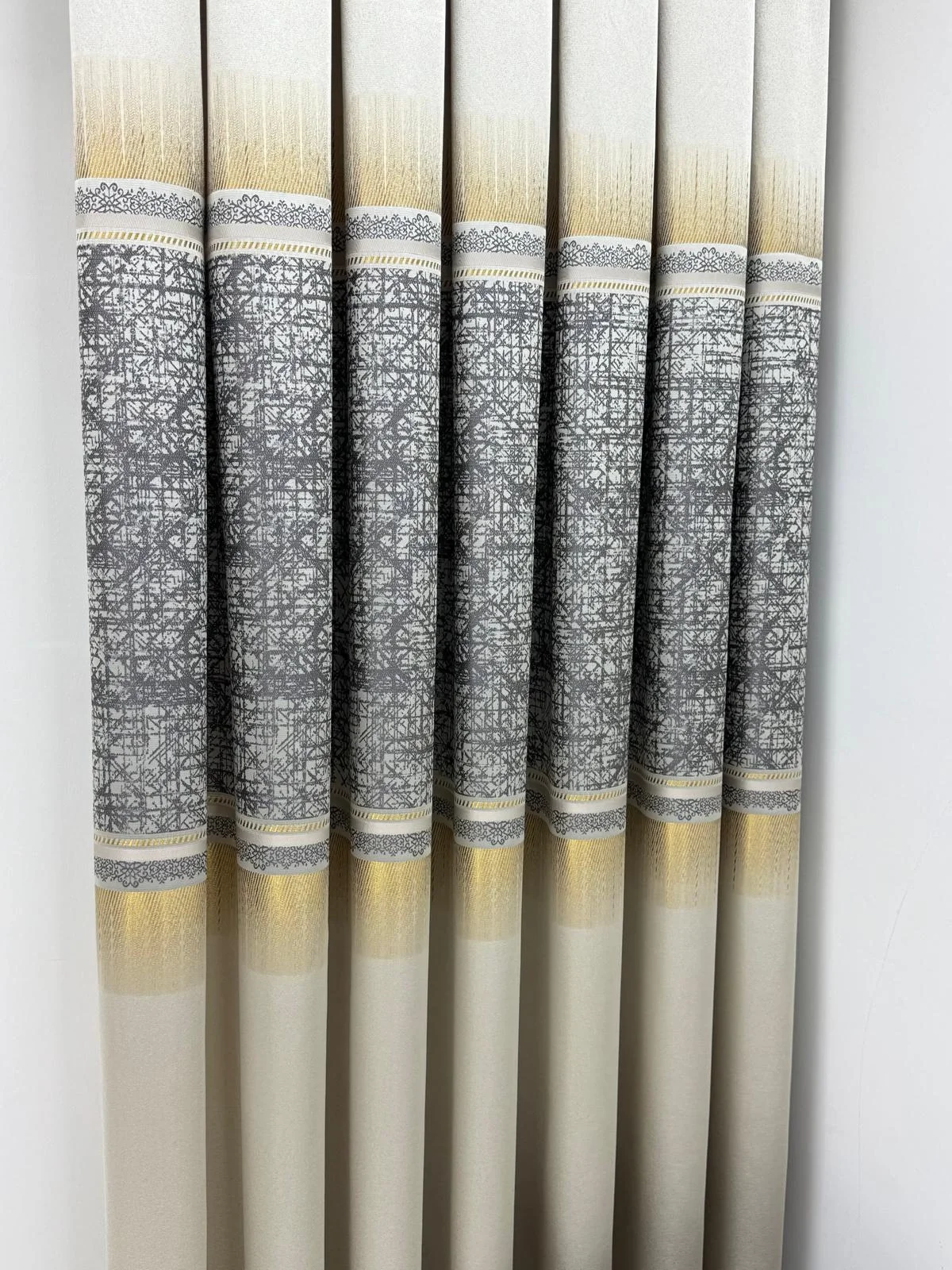 NİVEMESHOME NİLÜFER V -122 1/3 SIK PİLELİ FON PERDE APM