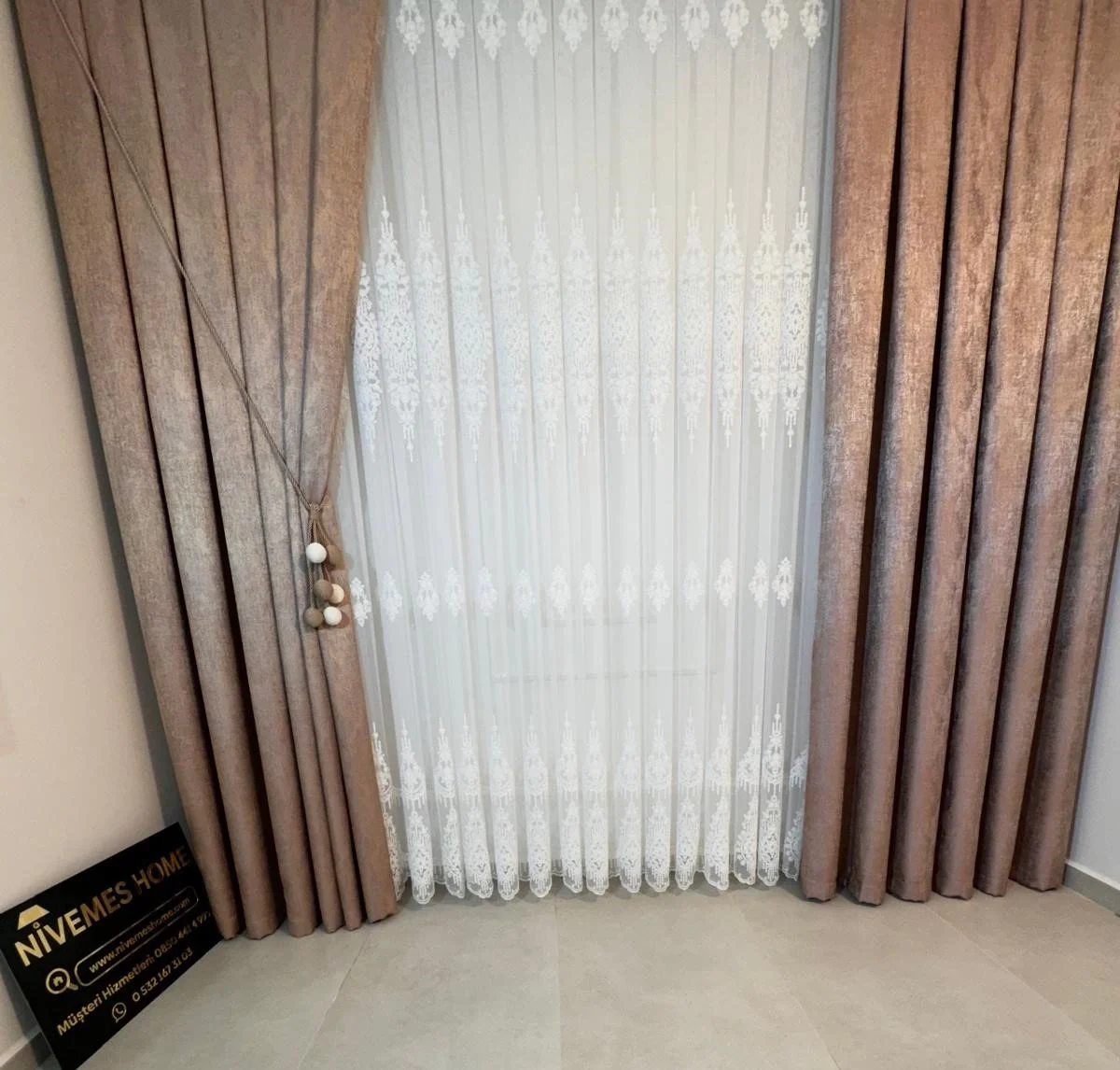 NİVEMESHOME PERA V-1001 YAVRUAĞZI 1/3 SIK PİLELİ FON PERDE APM