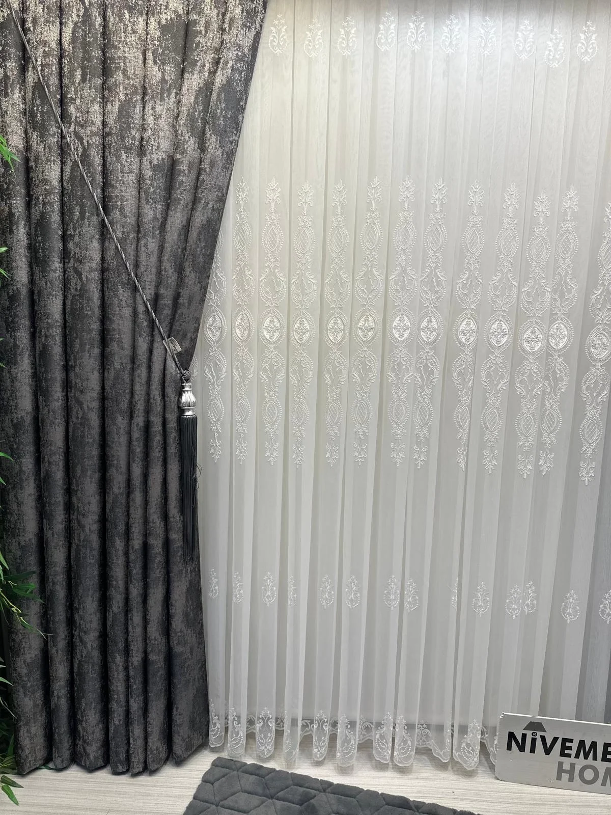 NIVEMESHOME PERA V-2501 1/3 DENSE PILED CURTAIN BLIND APM