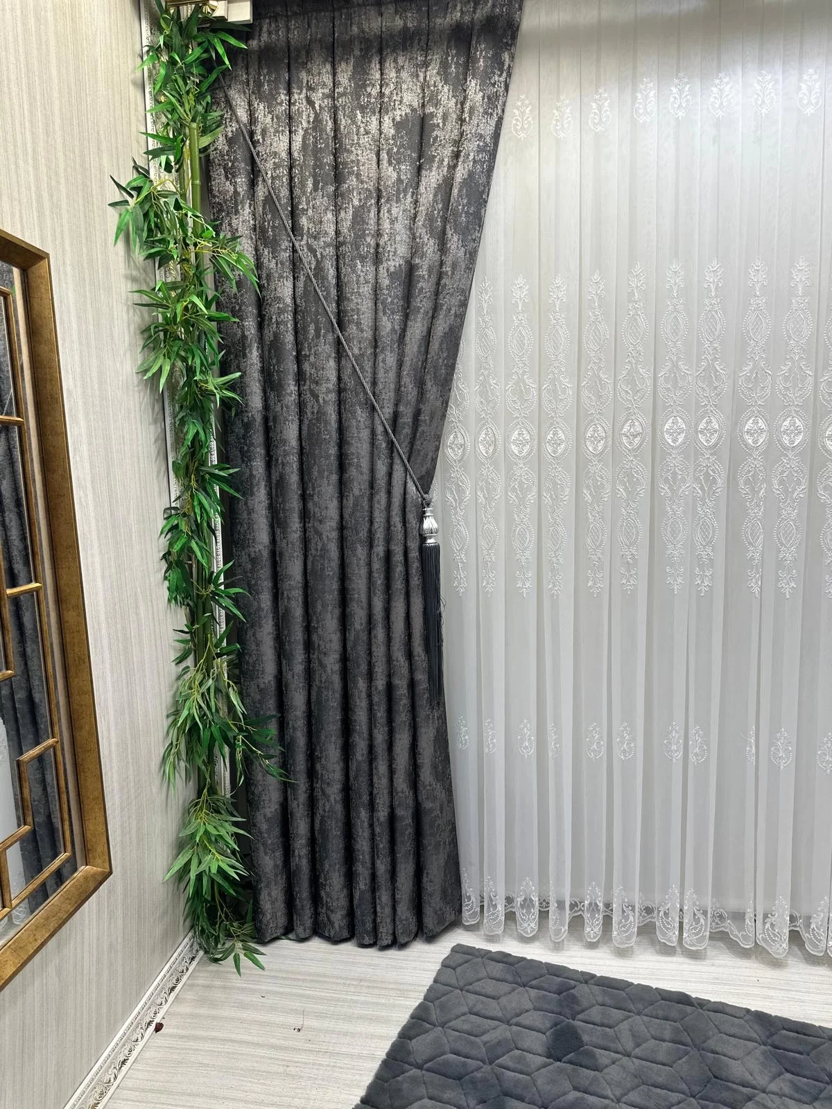 NIVEMESHOME PERA V-2501 1/3 DENSE PILED CURTAIN BLIND APM
