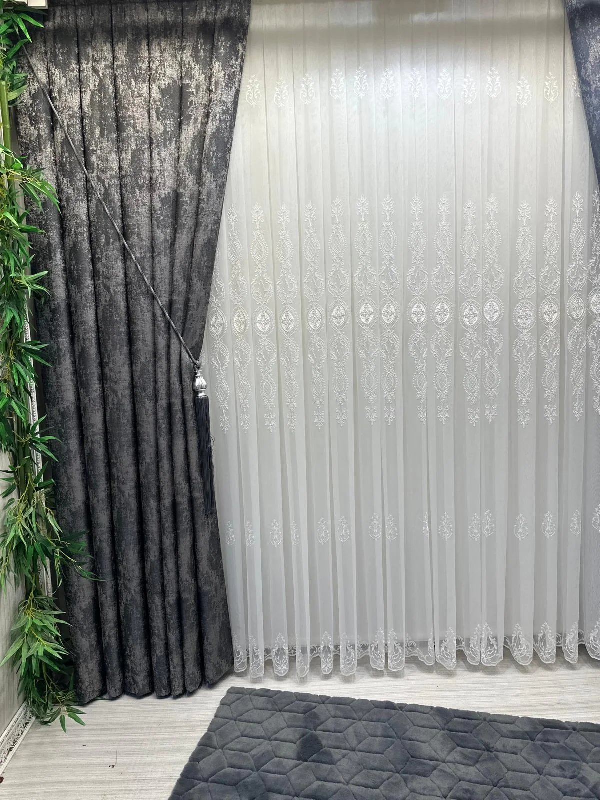 NIVEMESHOME PERA V-2501 1/3 DENSE PILED CURTAIN BLIND APM