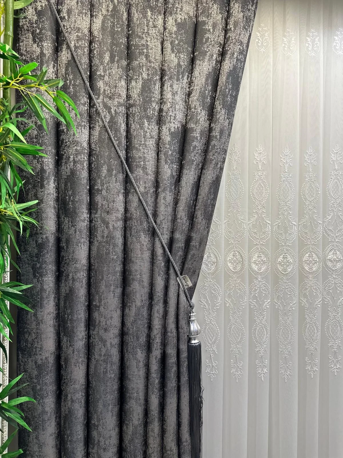 NIVEMESHOME PERA V-2501 1/3 DENSE PILED CURTAIN BLIND APM