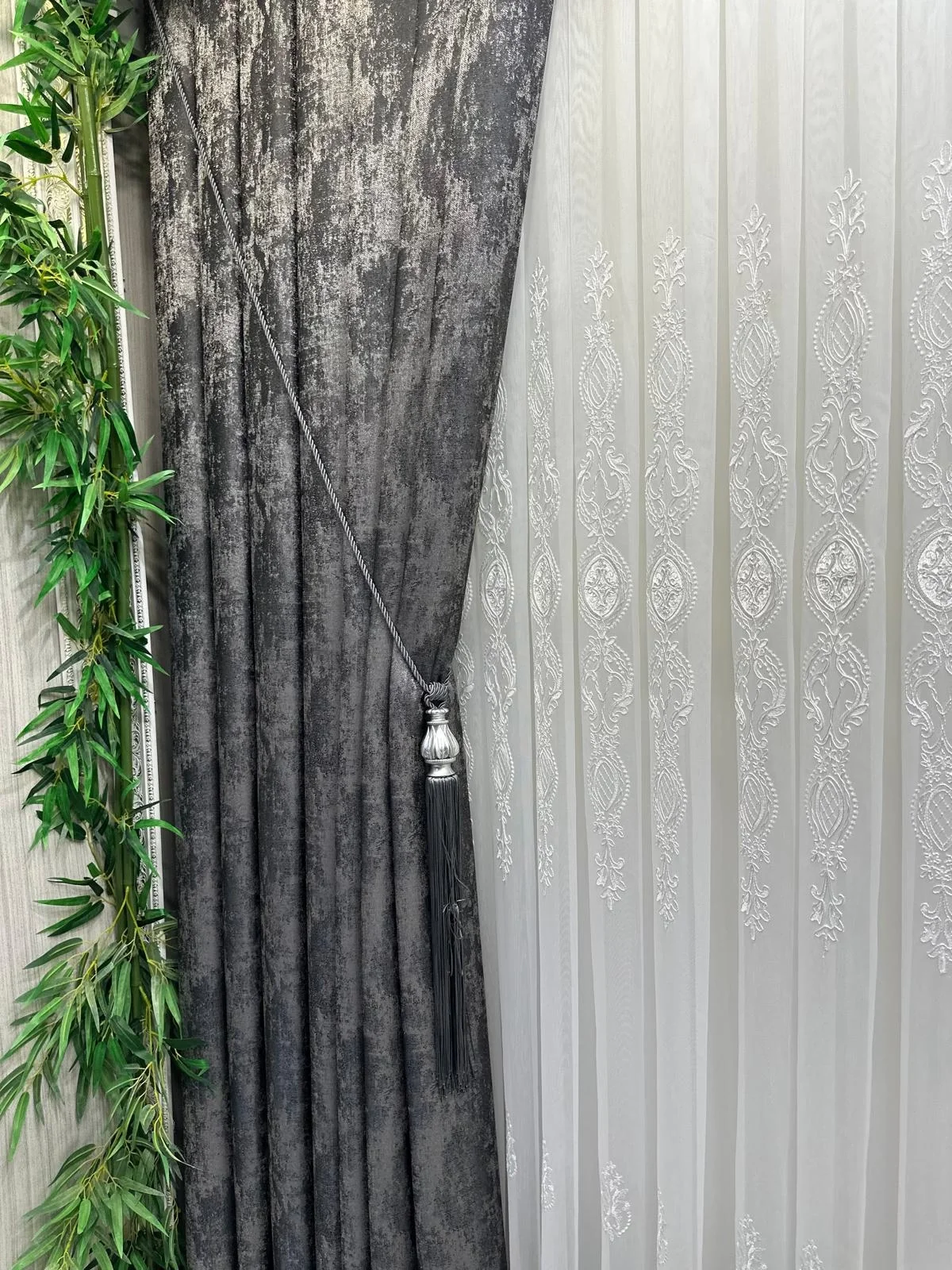 NIVEMESHOME PERA V-2501 1/3 DENSE PILED CURTAIN BLIND APM
