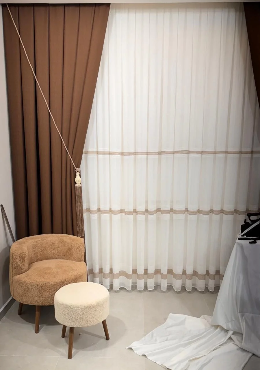 NIVEMESHOME ROMA LINEN 1/3 DENSE PILE COFFEE BACKGROUND CURTAIN APM