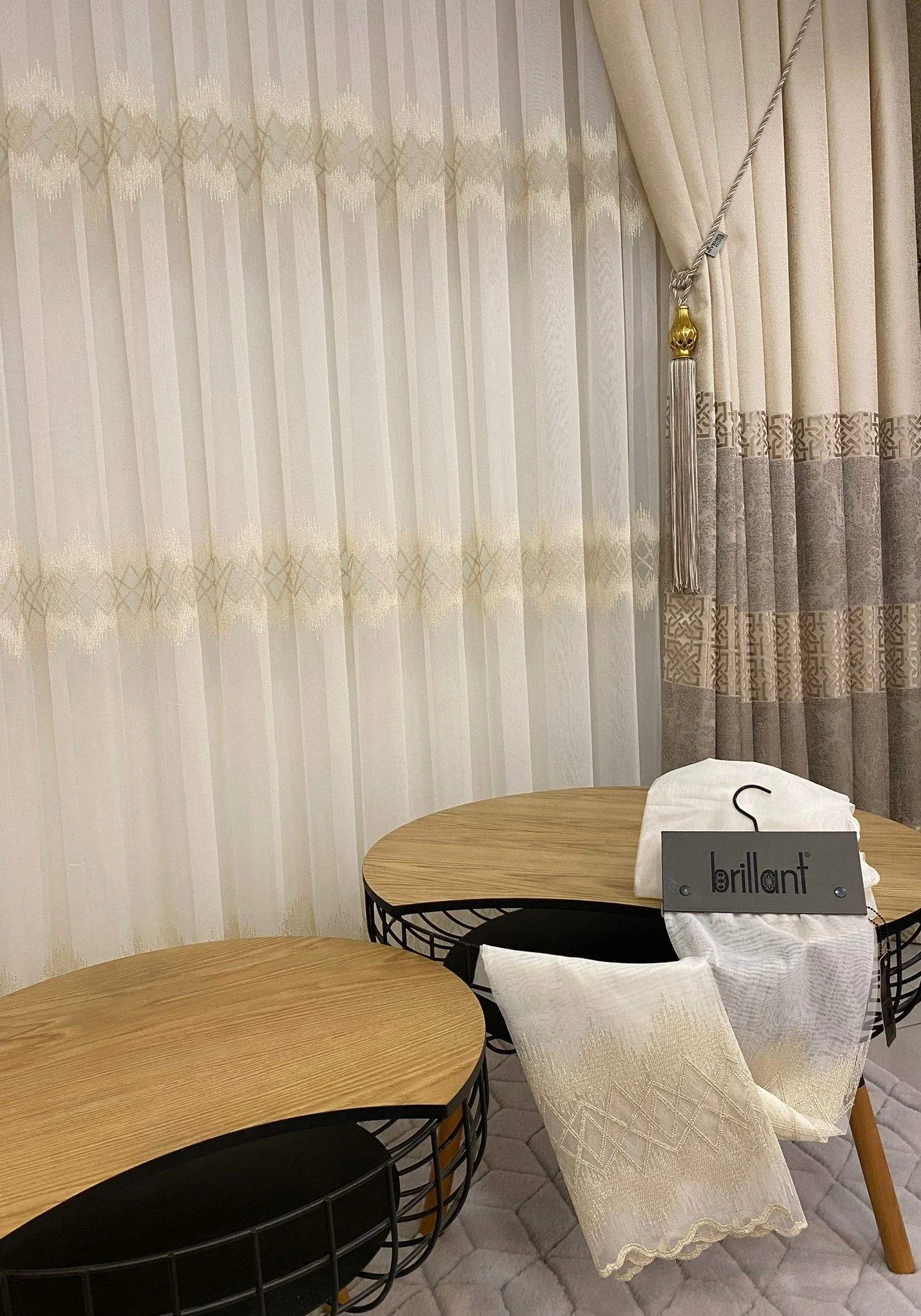 NİVEMESHOME TİTANUM NAKIŞLI KREM 1/3 SIK PİLE TÜL PERDE APM