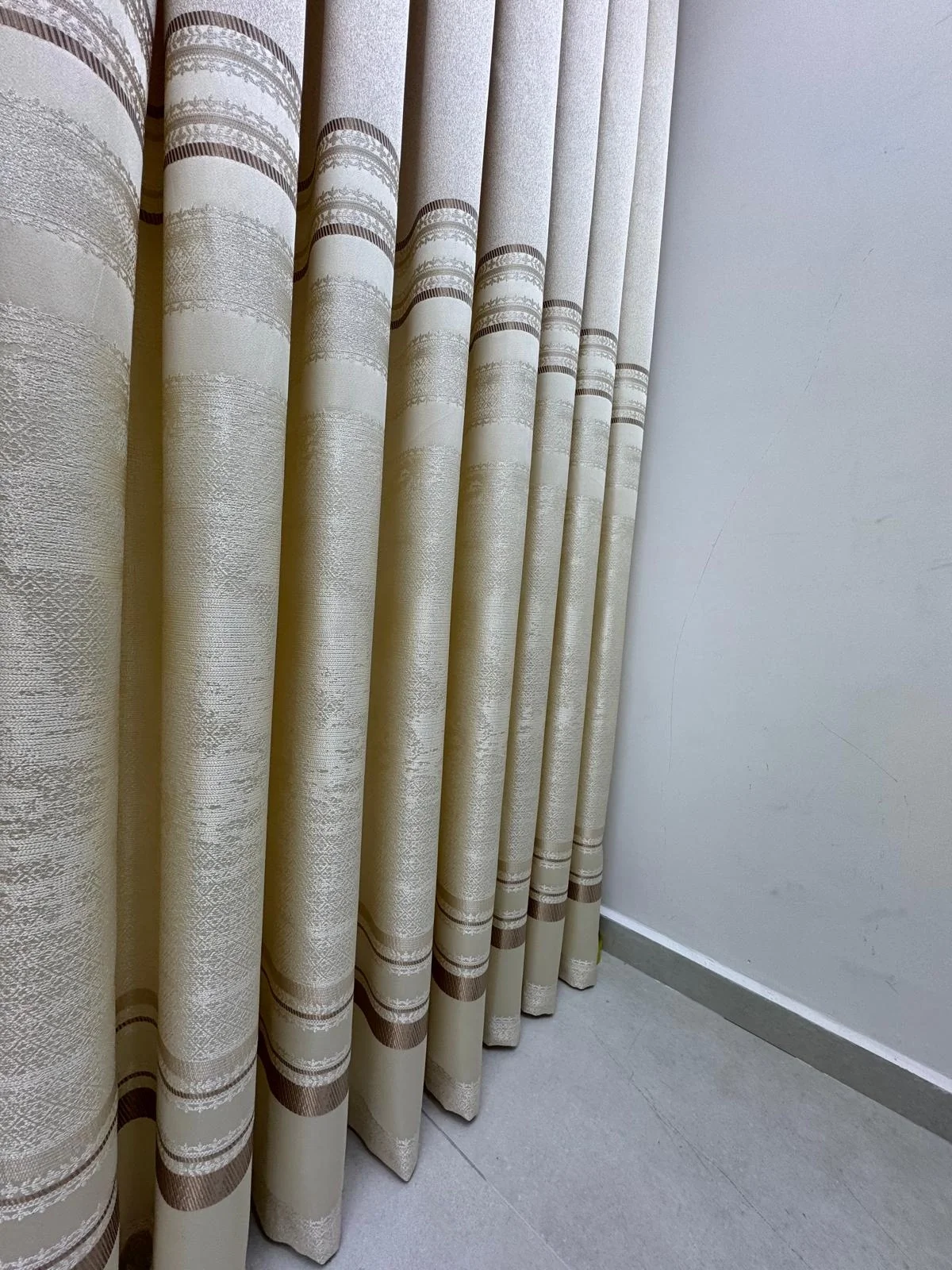 NİVEMESHOME URLA V-101 KREM 1/3 SIK PİLELİ FON PERDE APM
