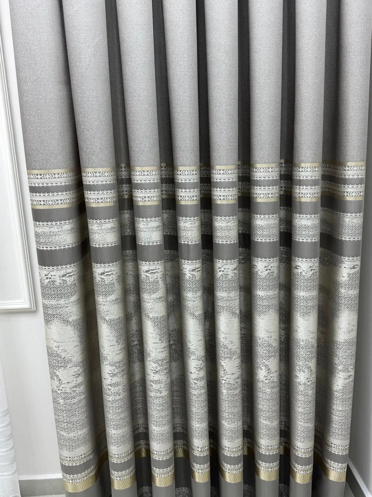 NİVEMESHOME URLA V-5404 GRİ 1/3 SIK PİLELİ FON PERDE APM