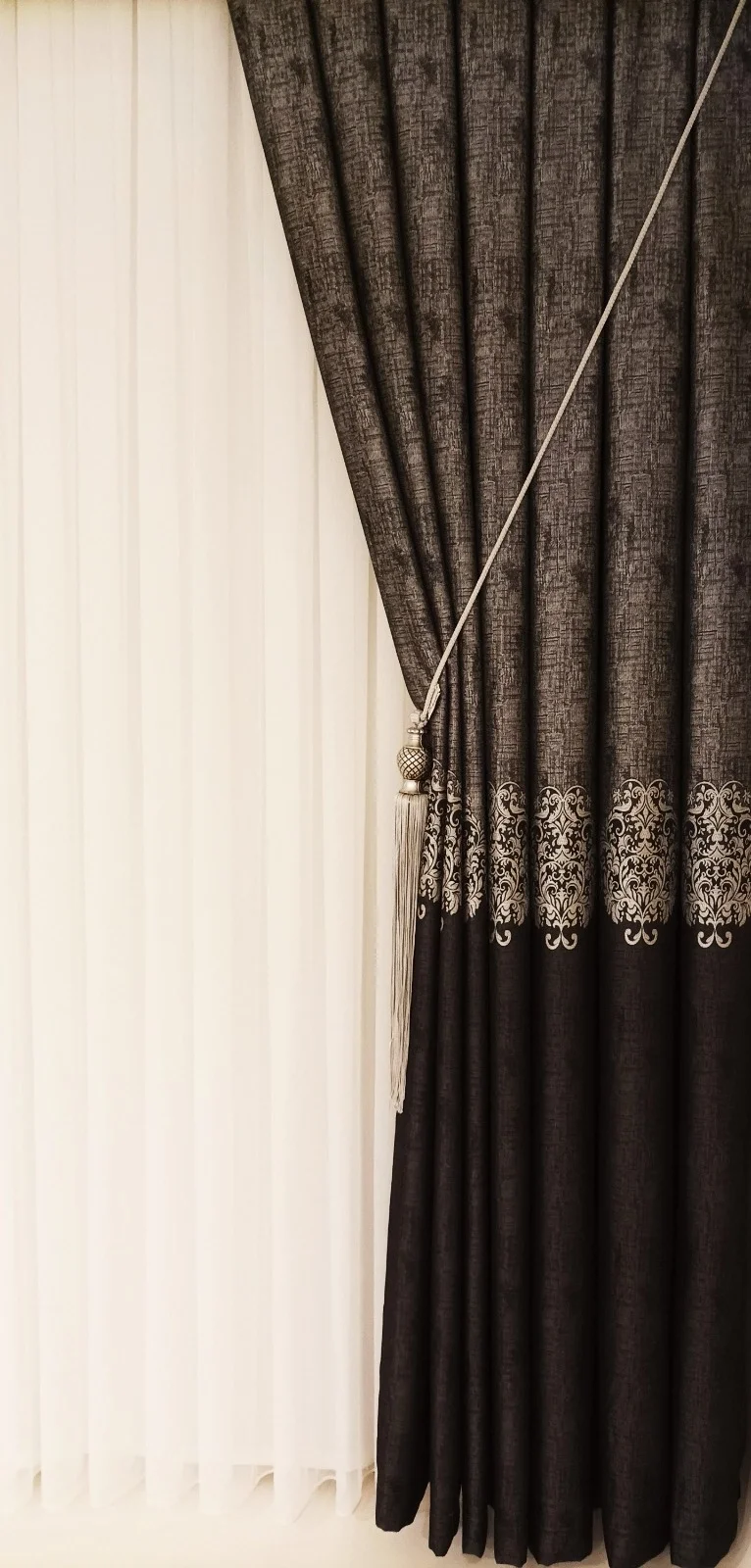SERVI ANTHRACITE 1/3 PILE BACKGROUND CURTAIN APM