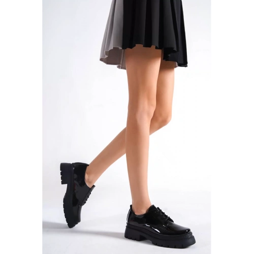 Kadın Parlak Siyah Günlük Ayakkabı