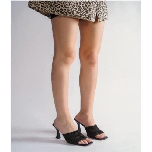 Kadın Siyah Örgü Topuklu Terlik