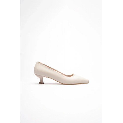 Bej Kadın Günlük Kısa Topuklu Stiletto Ayakkabı TR20MS03B