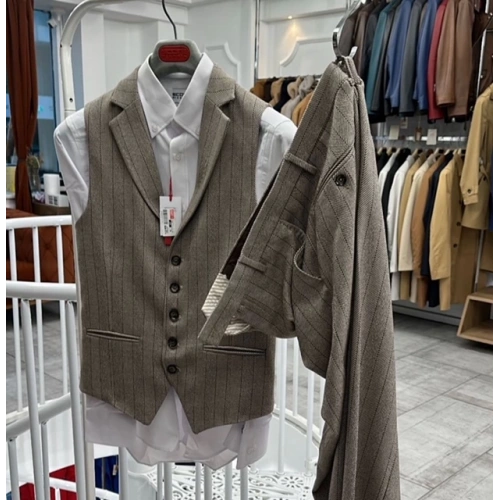 Erkek Kahverengi Yelek ve Pantolon Takımı