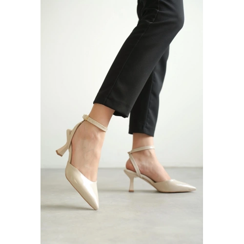 Kadın Bej Rugan Topuklu Ayakkabı TR03MS02C