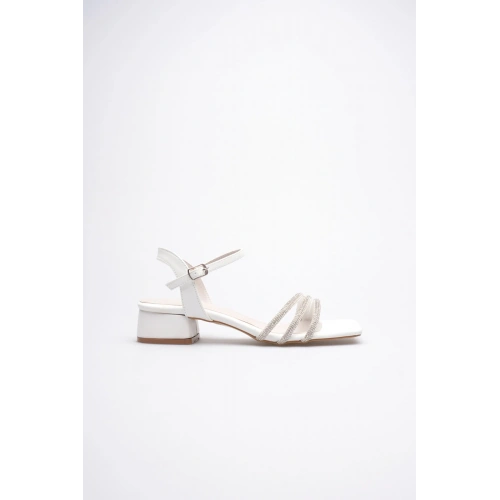 Kadın Beyaz Taş Detaylı Kalın Topuklu Şık Sandalet TR20MY26B