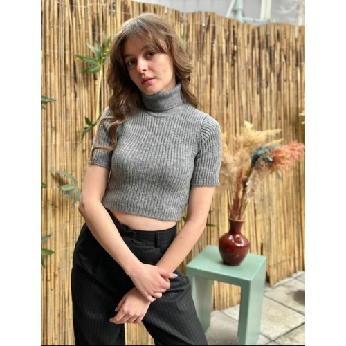 Kadın Gri Crop Boğazlı Kazak