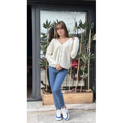 Kırık Beyaz Düğmeli Hırka