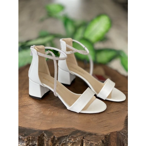 Kadın Pierre Cardin Taşlı Beyaz Topuklu Sandalet