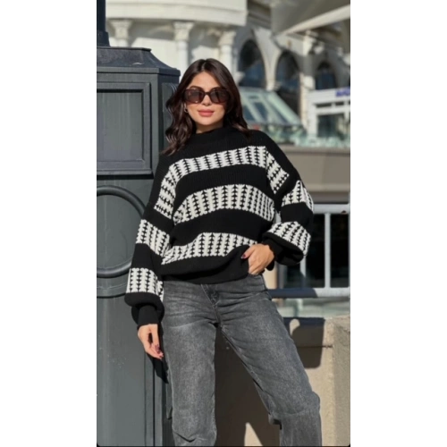 Kadın Siyah Desenli Kazak