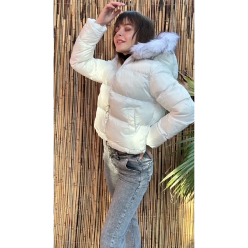 Kadın Beyaz Kapşonlu Şişme Mont