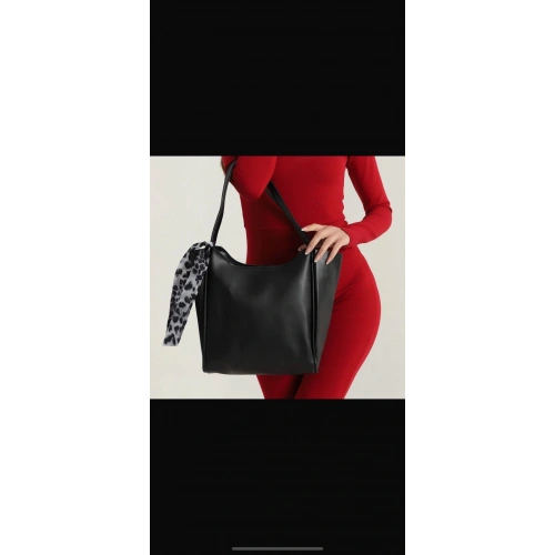 Kadın Siyah Günlük Çanta