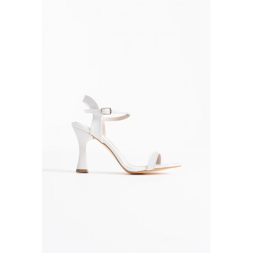 Karen Kadın Beyaz Tek Bant Sandalet