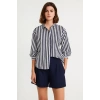 Kadın Beyaz Çizgili Gömlek