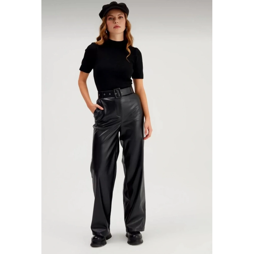 Kadın Bol Paça Siyah Deri Pantolon