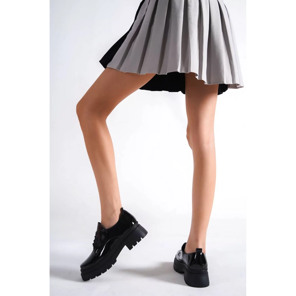 Kadın Parlak Siyah Günlük Ayakkabı