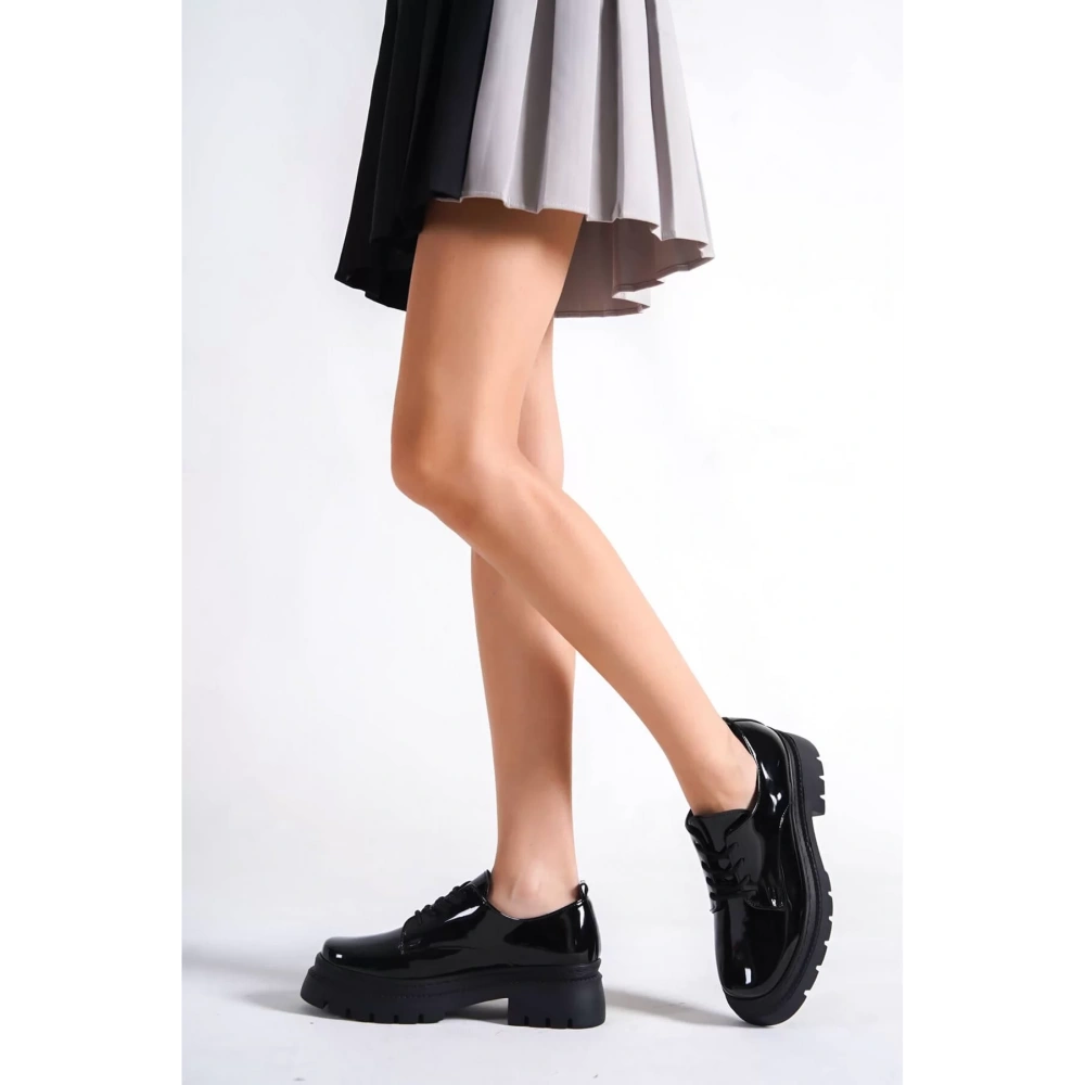 Kadın Parlak Siyah Günlük Ayakkabı