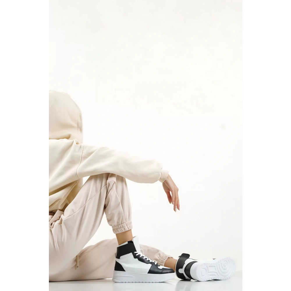 Kadın Siyah-Beyaz Bilek Boy Spor Ayakkabı