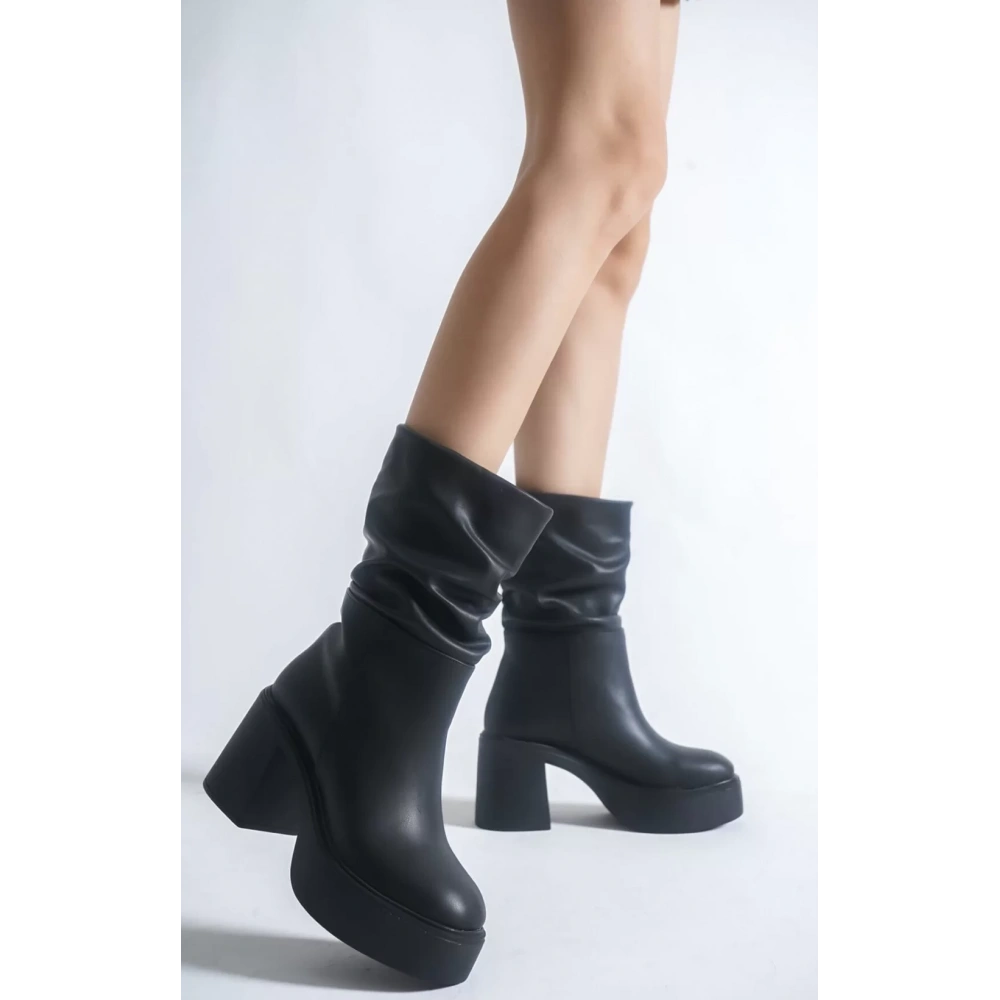 Kadın Siyah Bilekten Büzgülü Bot