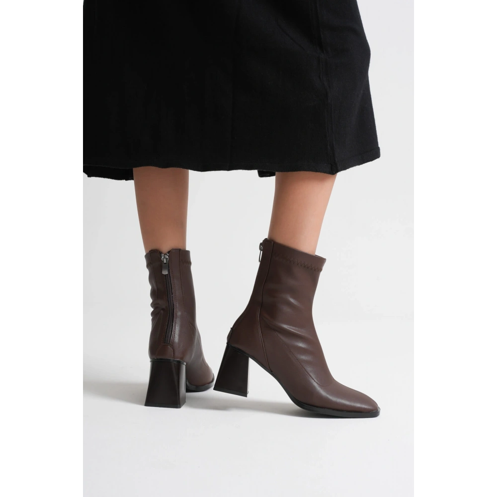 Acı Kahve Kalın Topuklu Streç Bot TR08MK01C