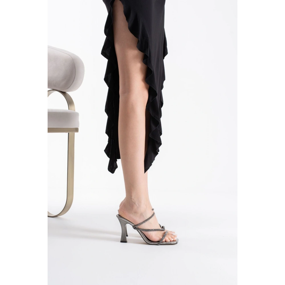 Capella Platin Taşlı Topuklu Kadın Terlik