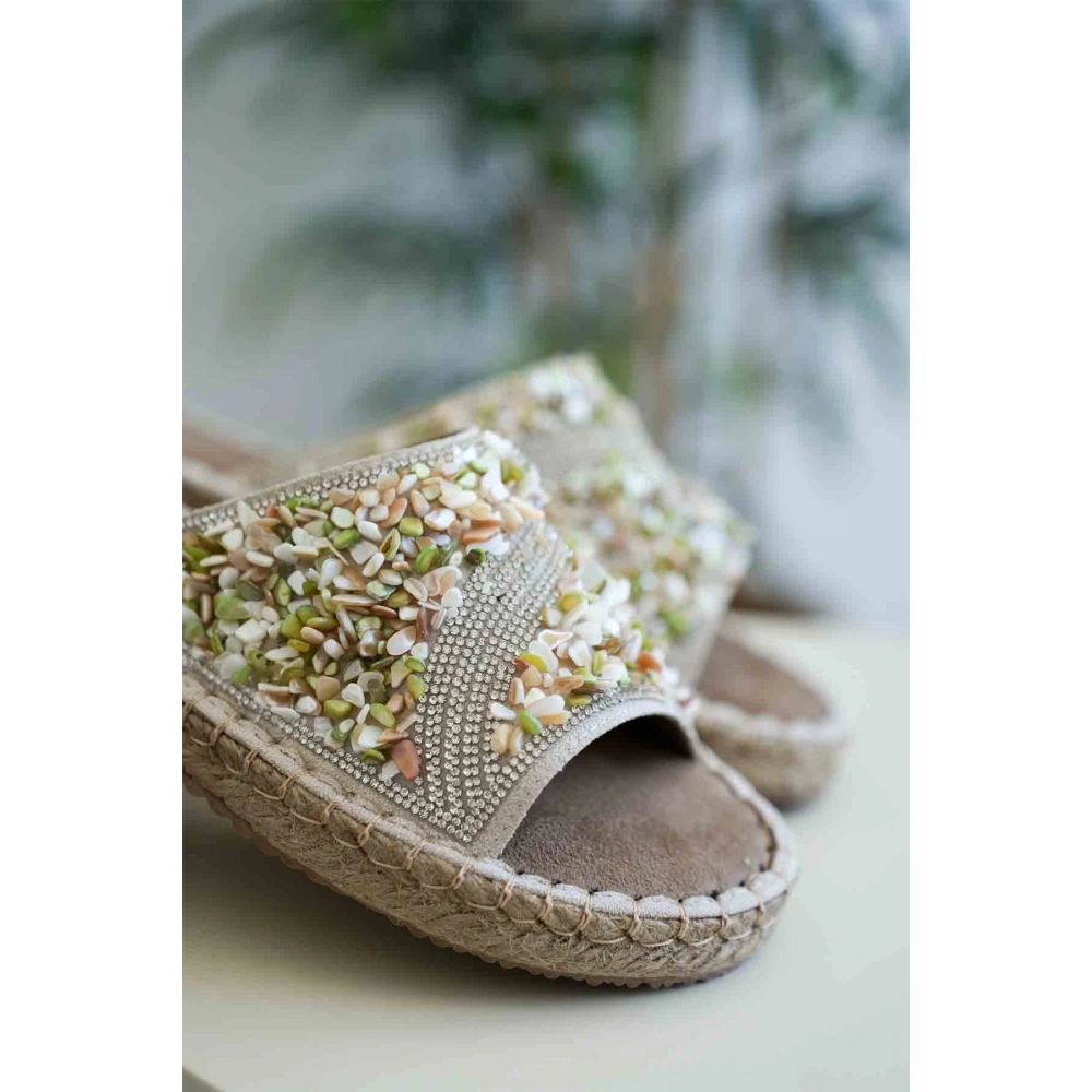 Kadın Bej Taş İşlemeli Terlik TR35MY08B