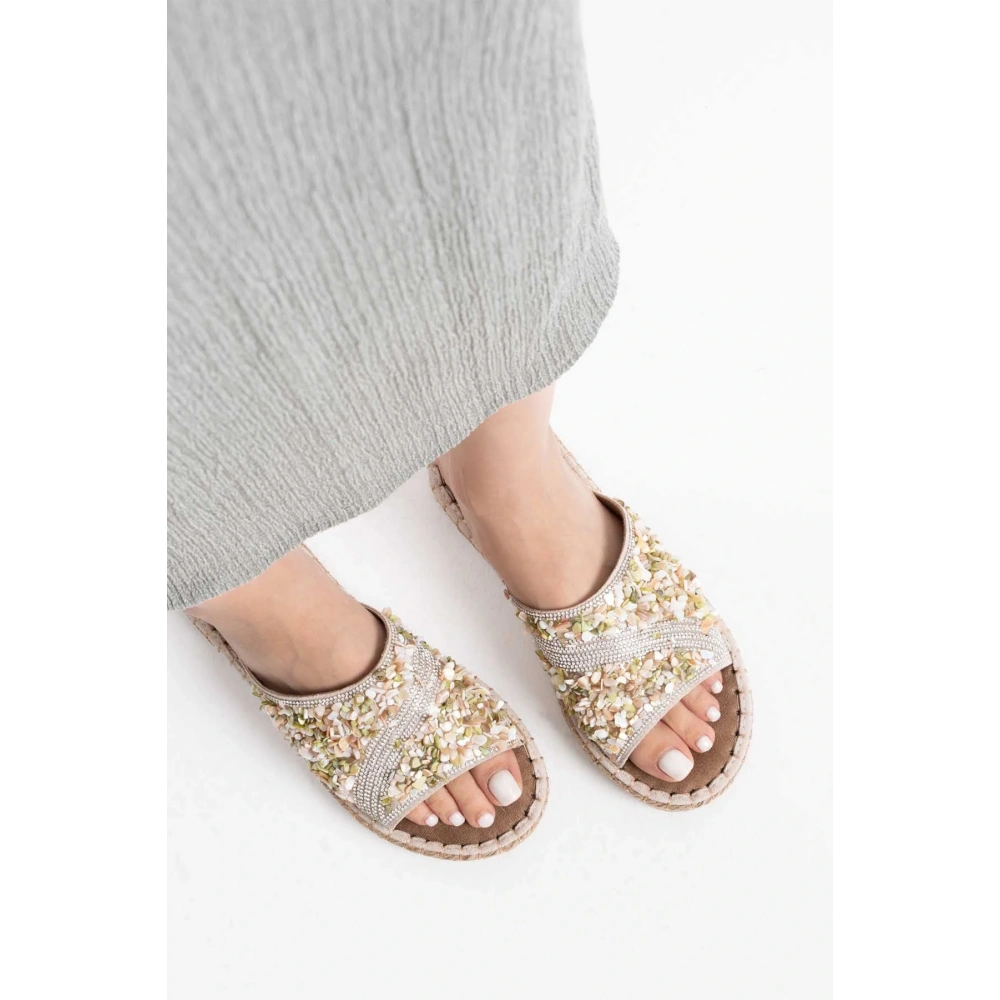 Kadın Bej Taş İşlemeli Terlik TR35MY08B