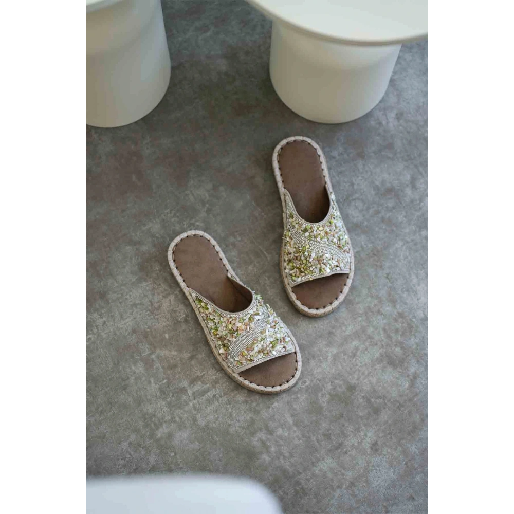 Kadın Bej Taş İşlemeli Terlik TR35MY08B