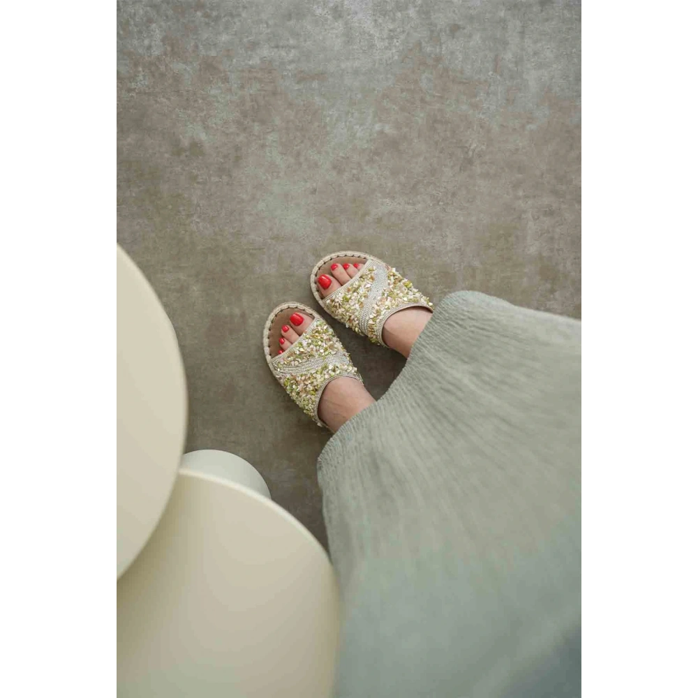 Kadın Bej Taş İşlemeli Terlik TR35MY08B