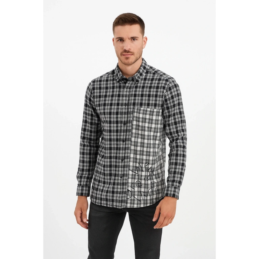 Erkek Kareli Yazı Detaylı Gömlek