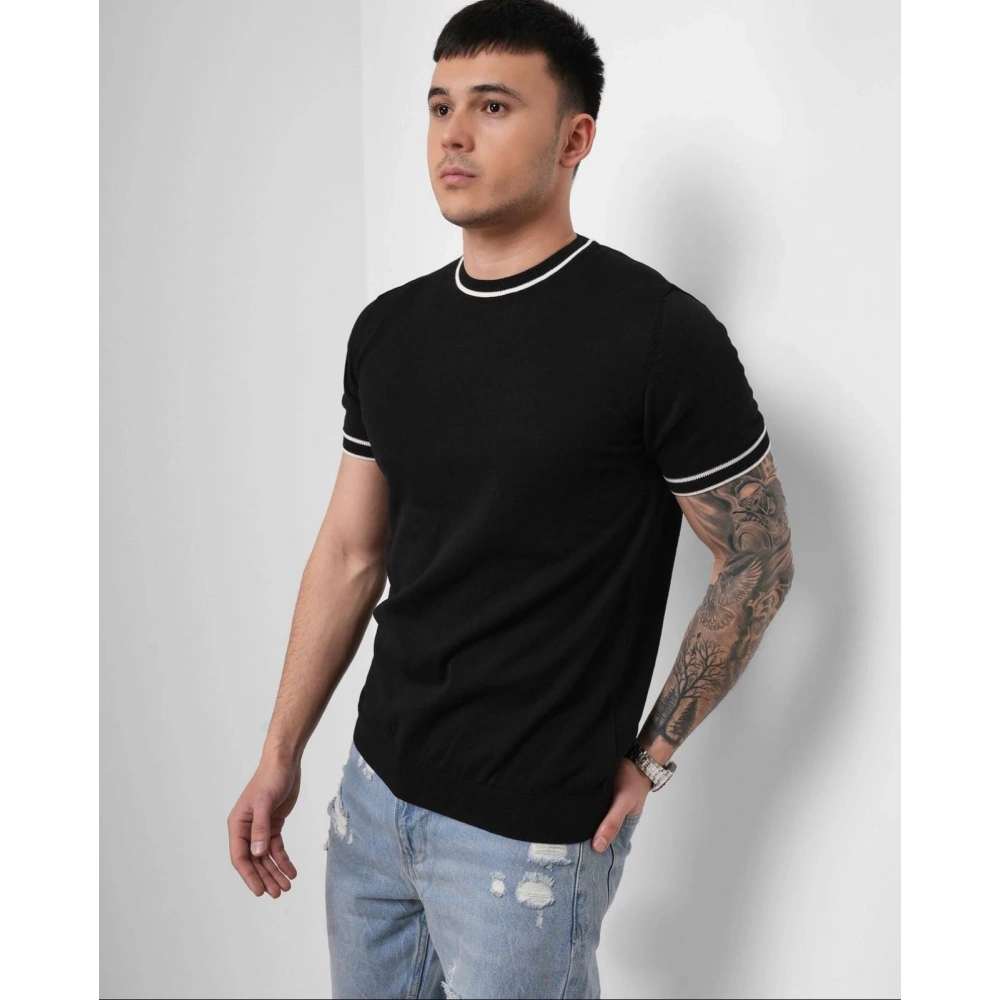 Erkek Siyah-Beyaz Yaka Detaylı T-shirt