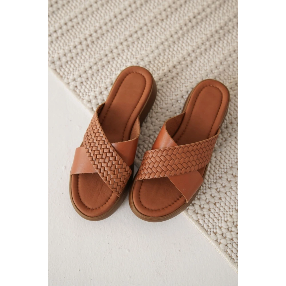 Taba Örgü Desenli Hakiki Deri Terlik TR31MY53L