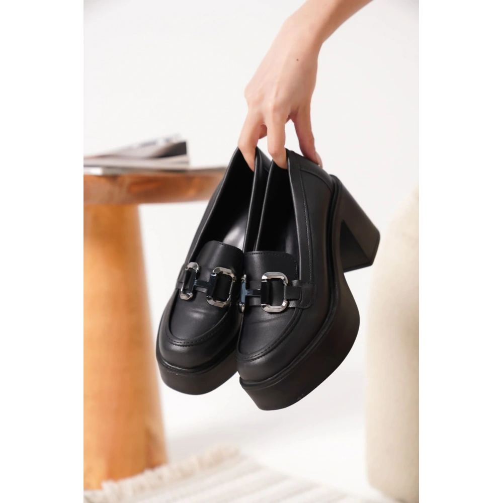 Felice Siyah Gümüş Tokalı Kadın Loafer