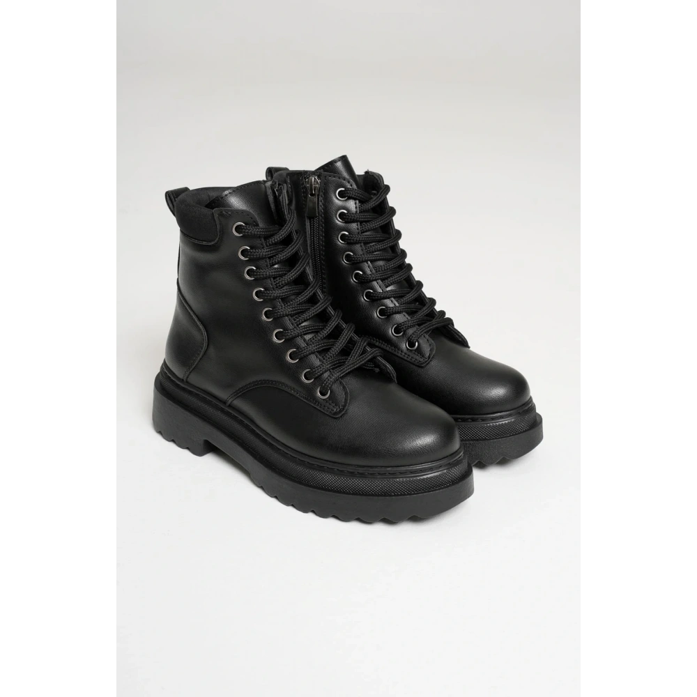 Fiora Kadın Kışlık Kalın Tabanlı Siyah Bot