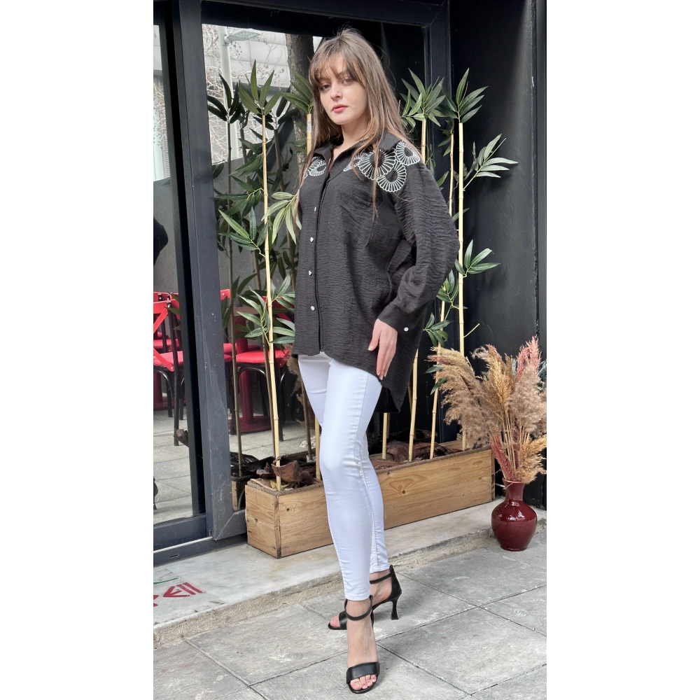 Kadın İşlemeli Gömlek Siyah-Beyaz