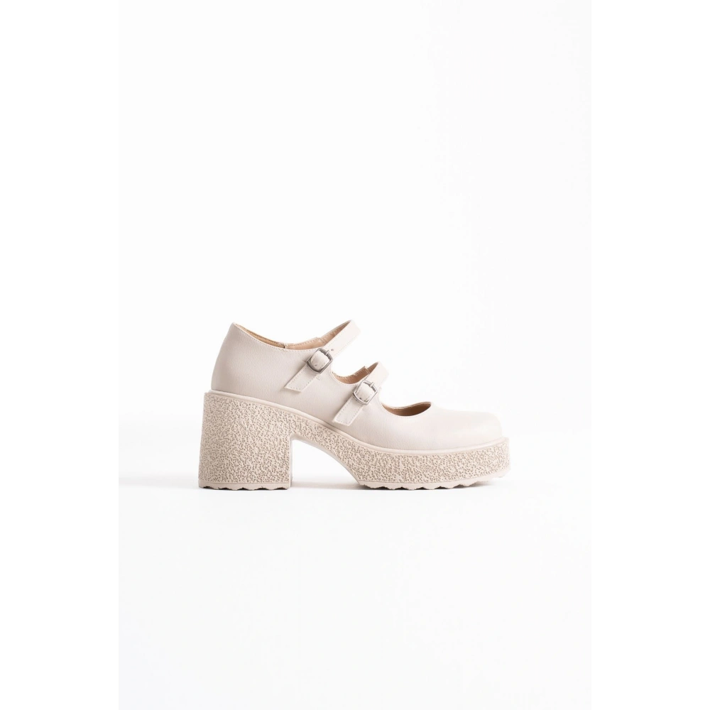 Kadın Mat Bej Günlük Ayakkabı TR06MS07D