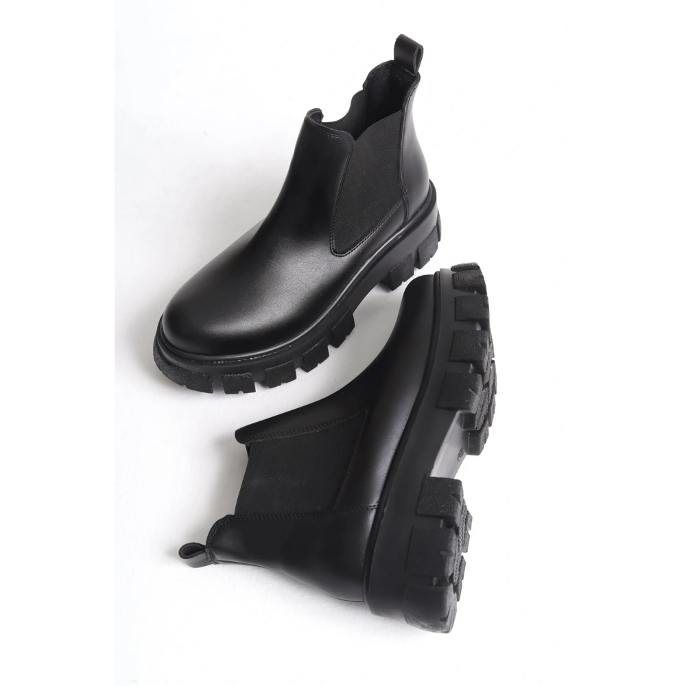 Julia Kadın Siyah Günlük Lastikli Bot