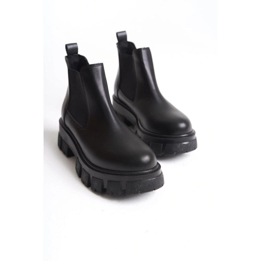 Julia Kadın Siyah Günlük Lastikli Bot