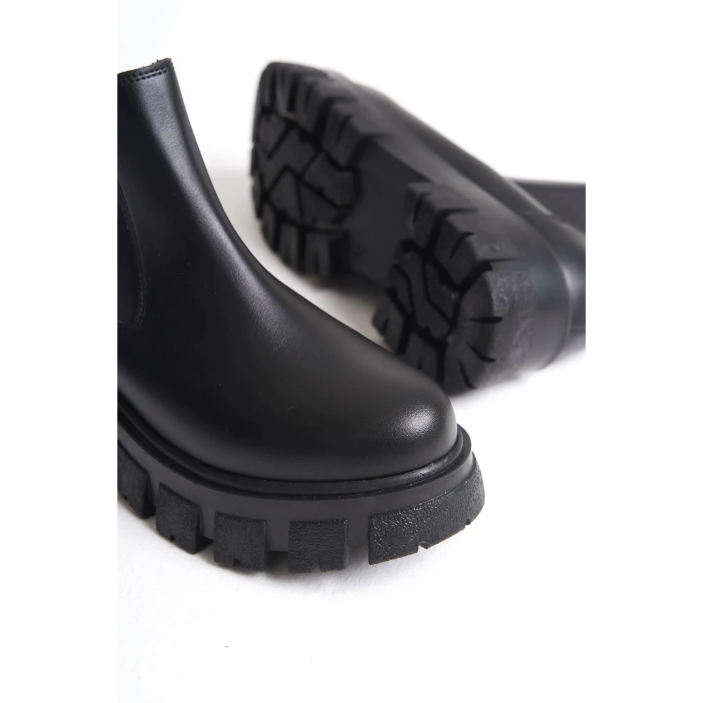 Julia Kadın Siyah Günlük Lastikli Bot