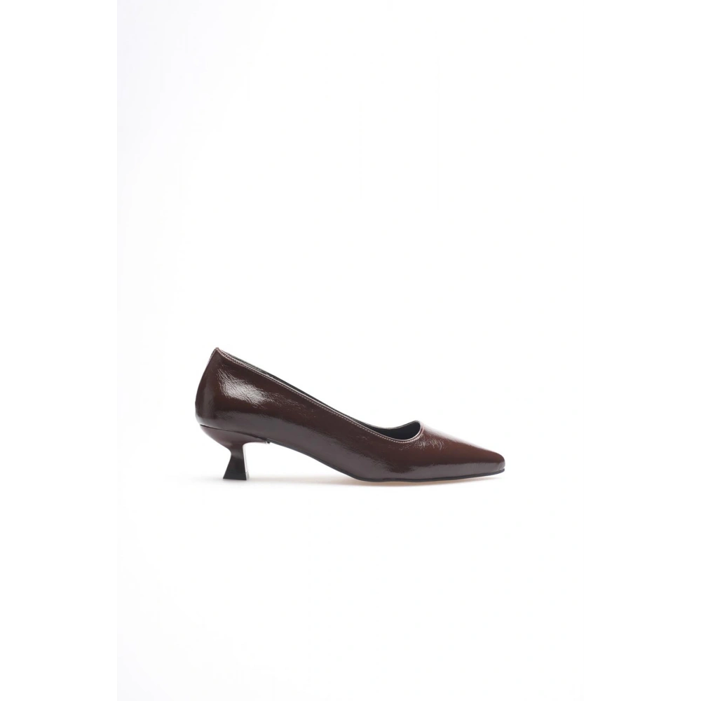 Kadın Acı Kahve Kırışık Rugan Kısa Topuklu Stiletto Ayakkabı TR20MS03D